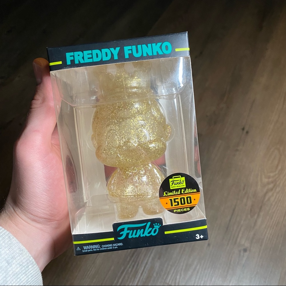 Freddy Funko Hikari 1500 Pieces Gold Glitter Vinyl Vaulted Figure